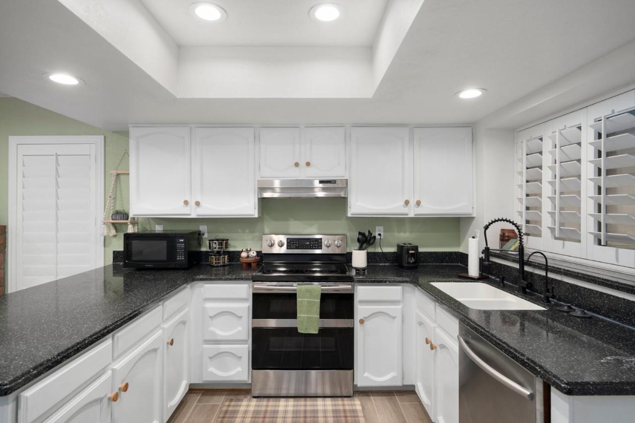Large Pool With Diving Board, Remodeled 3Bdrm, Near State Farm Stdm And More! Peoria Zewnętrze zdjęcie